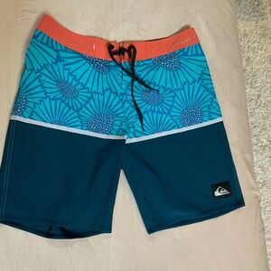 Quicksilver  Highline 31 Board Shorts Dry Flight Water Repellent Swim Surf Boat